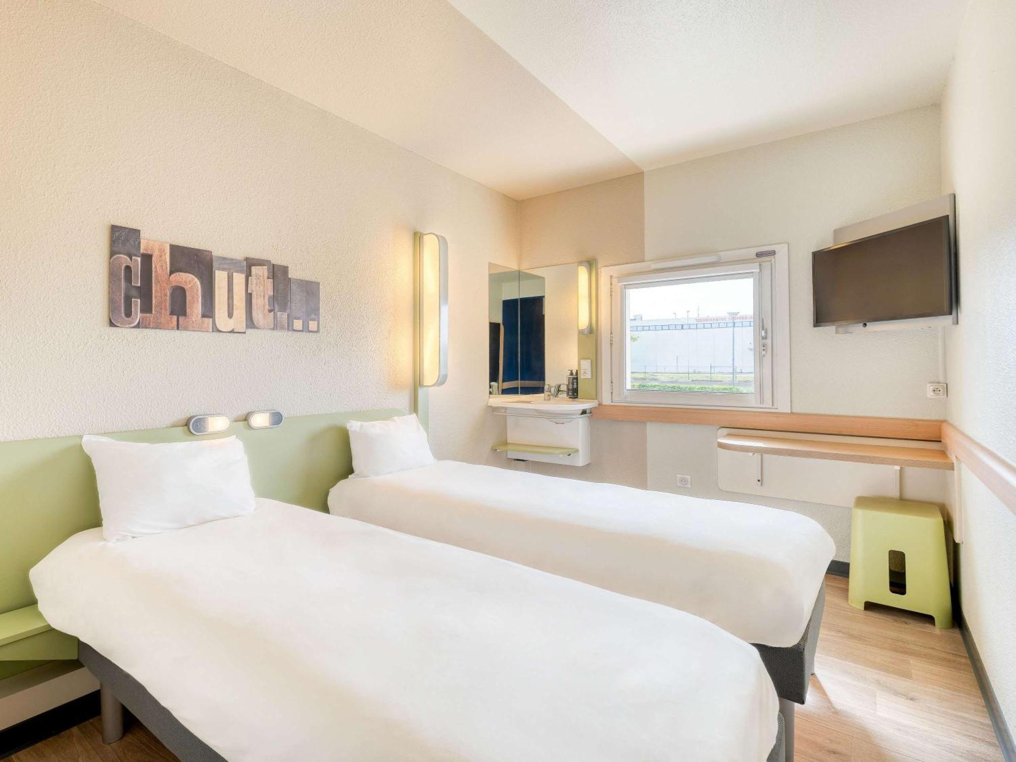 Ibis Budget Versailles - Trappes Eksteriør bilde